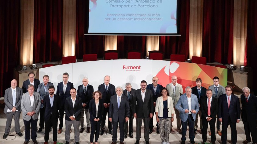 Foto de família de la primera reunió de la Comissió